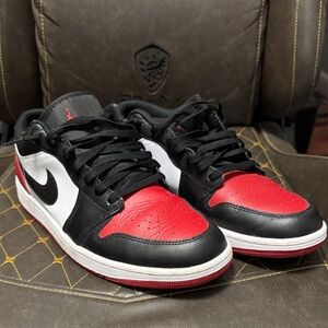 Jordan 1 Low BRED Toe - Men’s 11